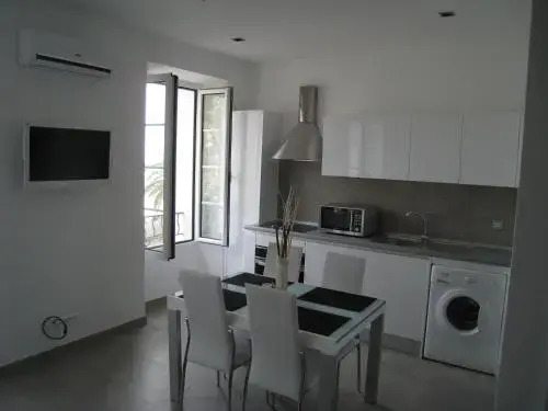 Studio magnifique vue mer