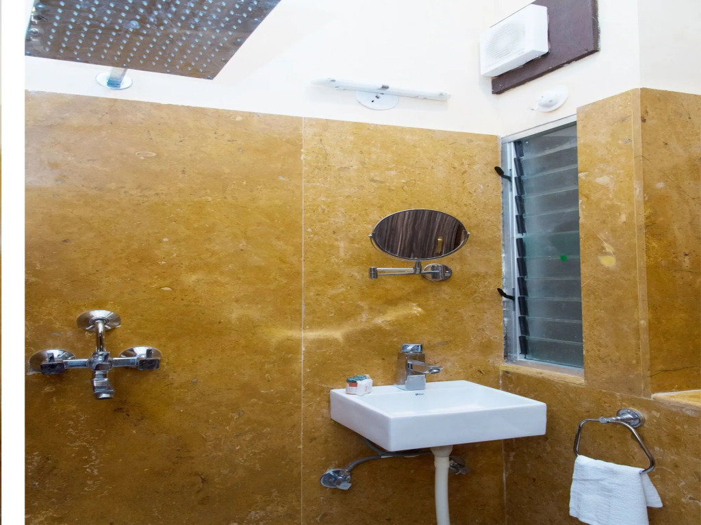 OYO 11544 Home Heritage Stay Near Lake Pichola