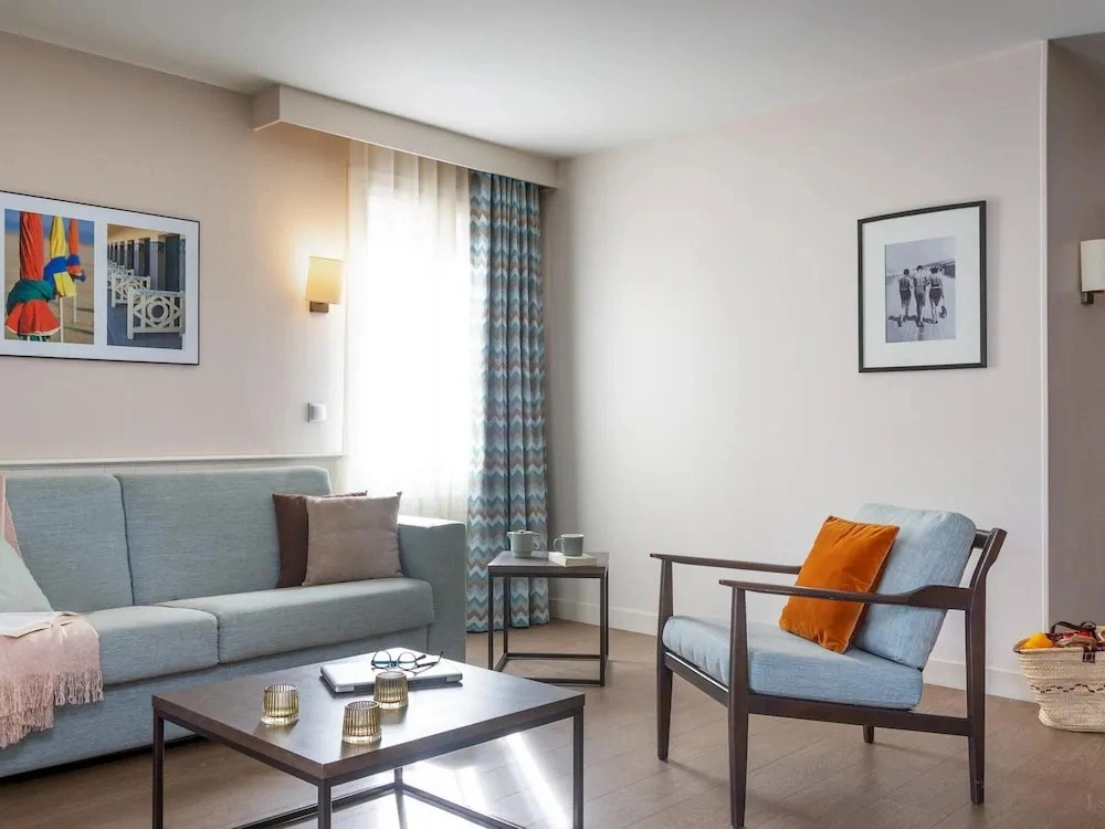 Picturesque Deauville Apartment for 6