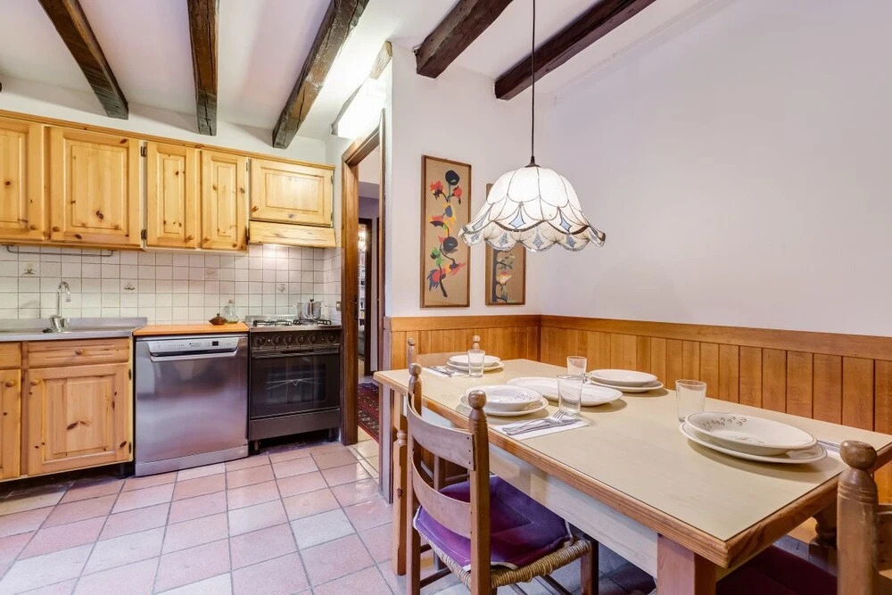 Large and Comfortable 6 Guests Flat in Trastevere