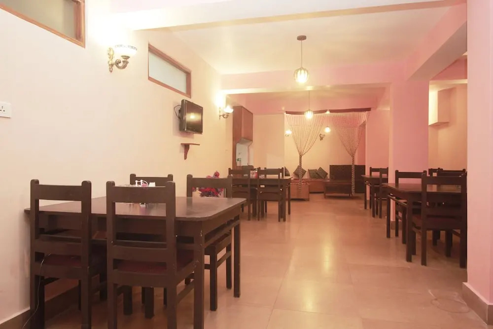 OYO 10883 Pema Thang Residency