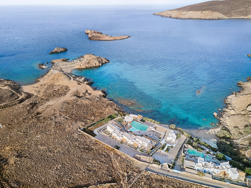 Mykonos Lolita, a Resort to Live