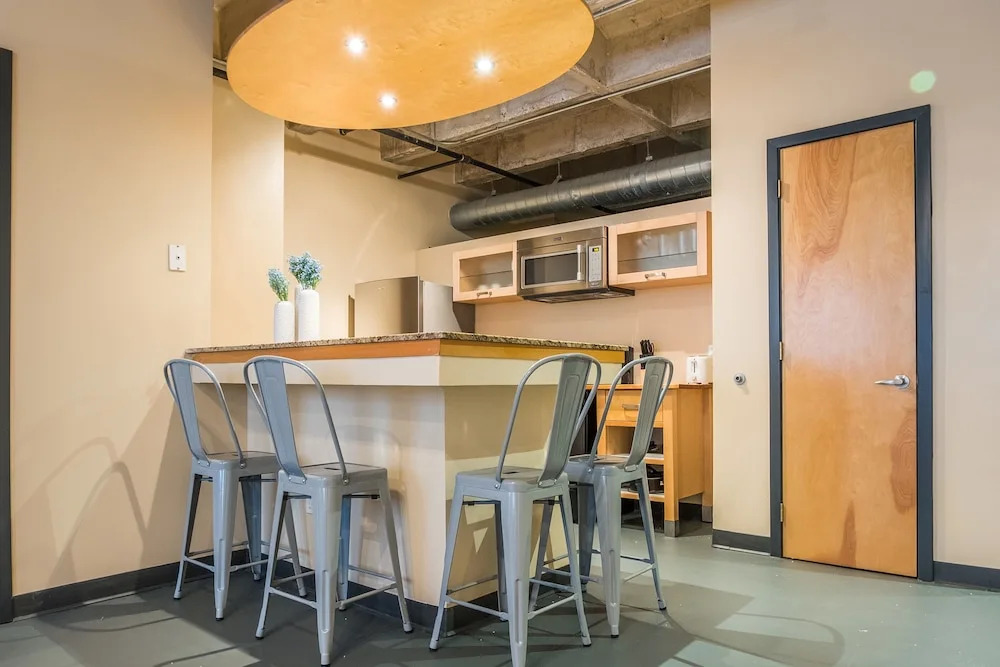 Downtown Jacksonville Apts by Frontdesk