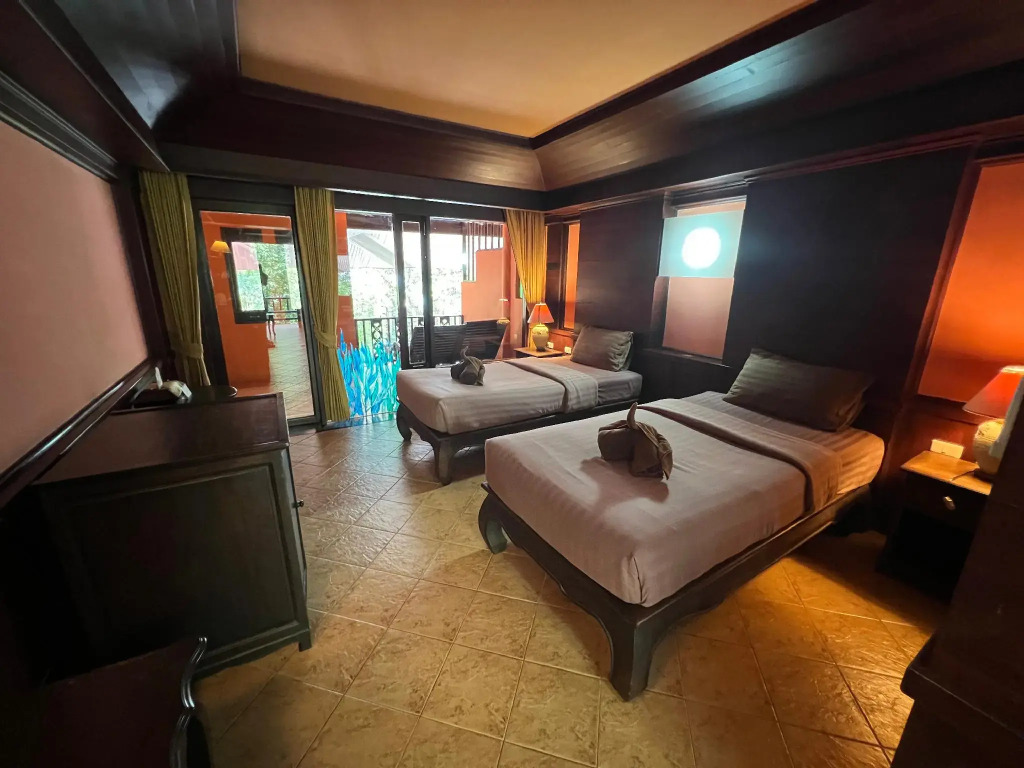 Sea Breeze Resort - SHA Plus