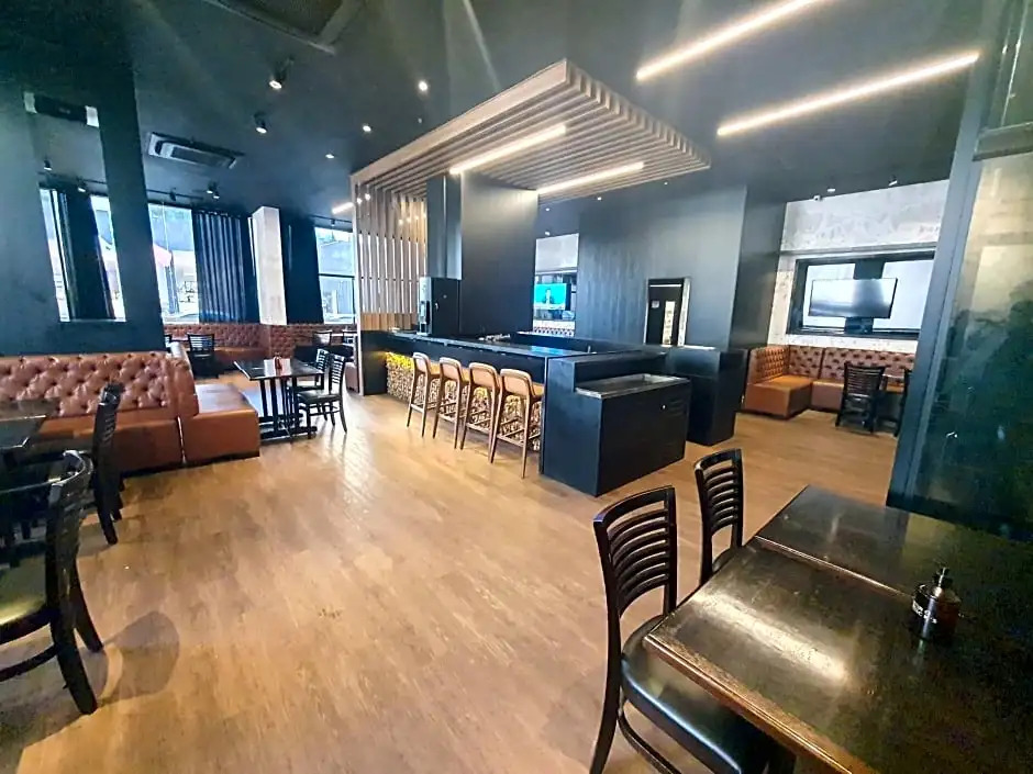 FLAT NO NOBILE SUÍTES MONUMENTAL COM ESTACIONAMENTO GRÁTIS, AO LADO DA ESPLANADA DOS MINISTÉRIOS E DO ESTÁDIO MANÉ GARRINCHA, WI-FI, PISCINA, ACADEMIA, SAUNA, RECEPÇÃO 24HS By REI DOS FLATS