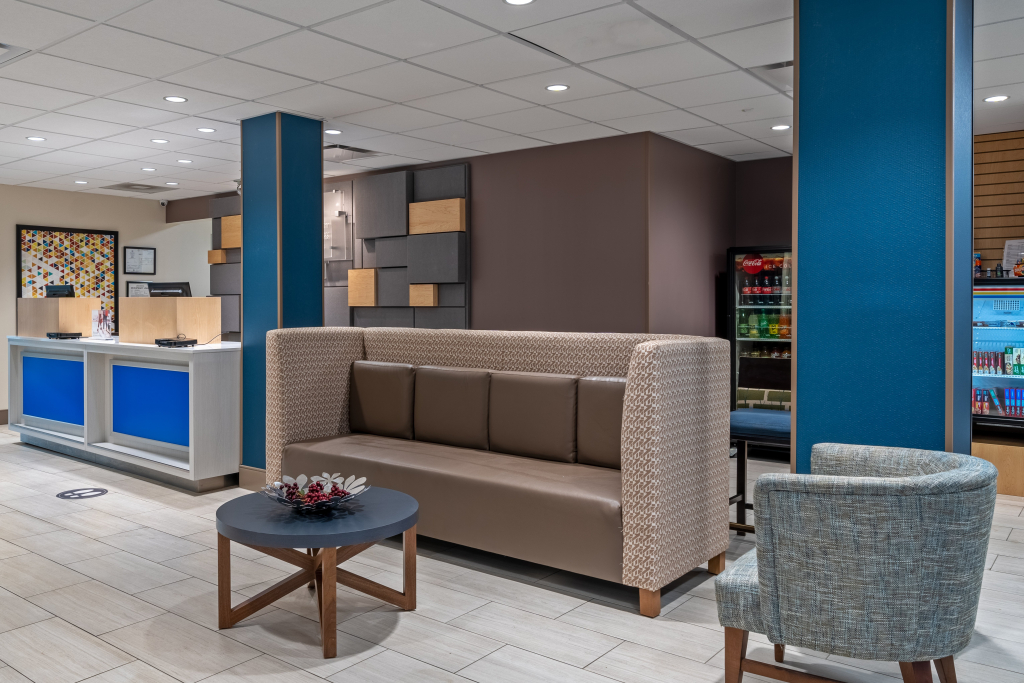 Holiday Inn Express Hotel & Suites Woodbridge by IHG