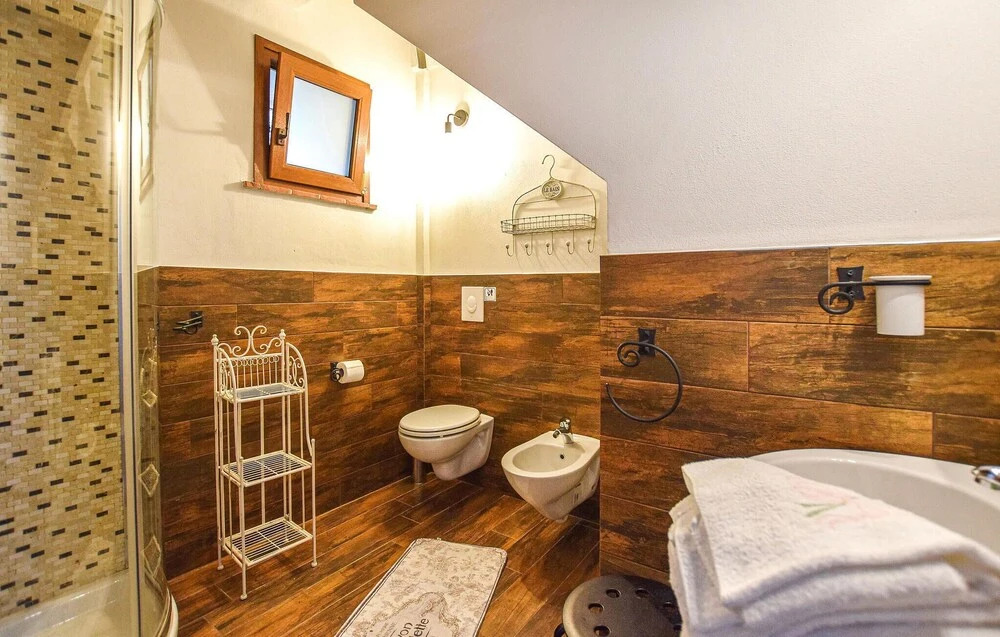 Gorgeous Home In Greppolungo