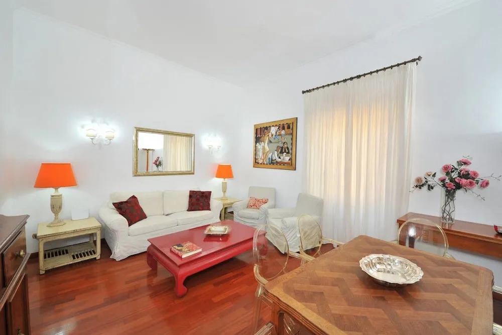 Elegant and Large 3beds Flat Beside Piazza Popolo