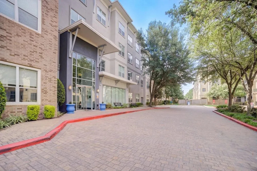 FRONTDESK SYNC Med Center Apts Houston
