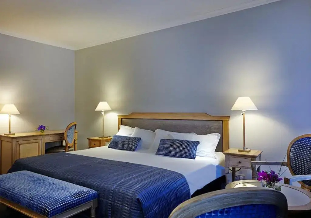 Hôtel Vernet Champs Elysées Paris