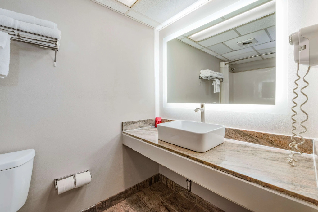 SureStay Plus Hotel by Best Western McGuire AFB Jackson