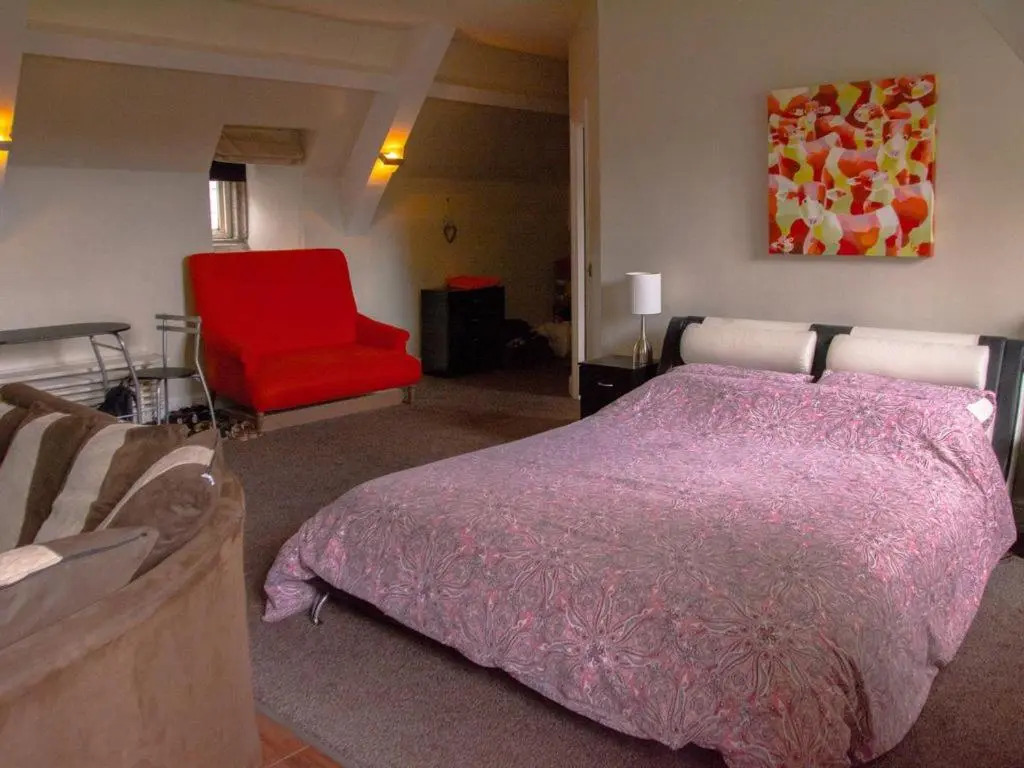 A Stunning Private Suite In A Beautiful Heritage Mansion