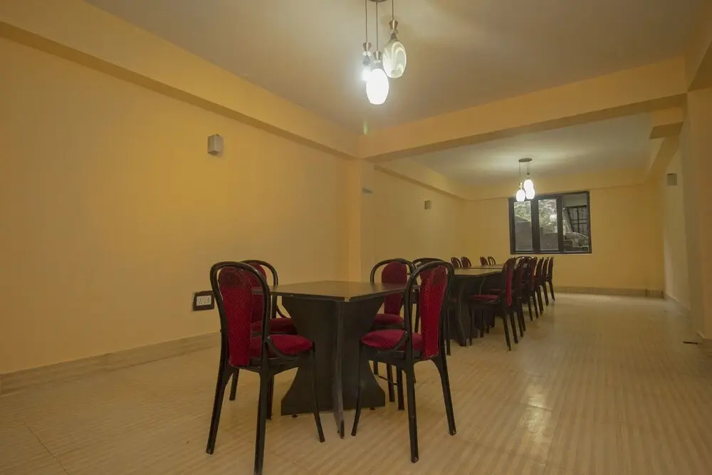 OYO 18455 Hotel Golden Shangrila