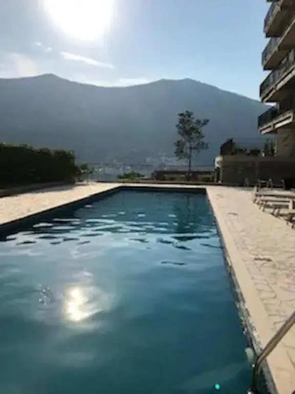 1 BR apartment with spacious terrace