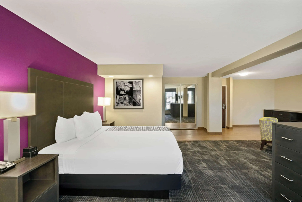 La Quinta Inn & Suites By Wyndham Columbus Ms