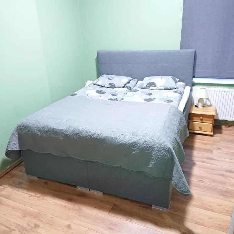Bright and cozy city center 1 br ap, Free parking!