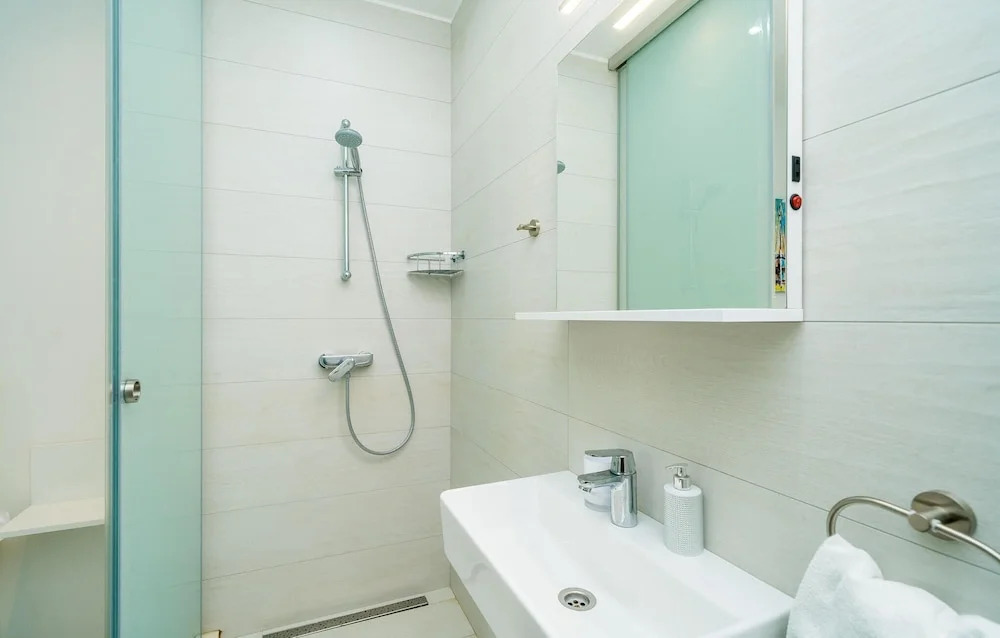Stunning Apartment in Cilipi With 3 Bedrooms, Wifi and Outdoor Swimming Pool