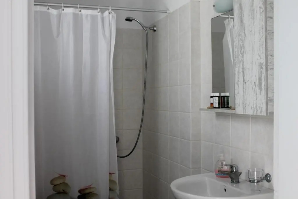 V-rooms in Milos Cyclades
