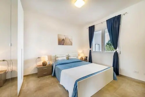 Caneis Apartments