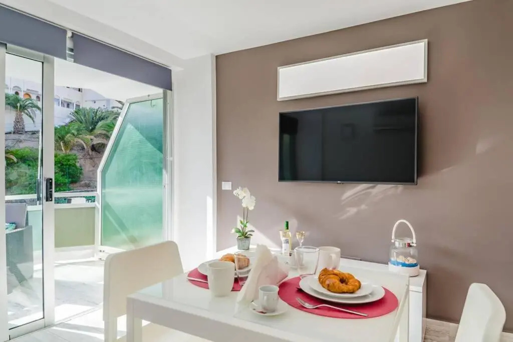 Luxury apt 1 MINUTE from the Beach of the Dunes