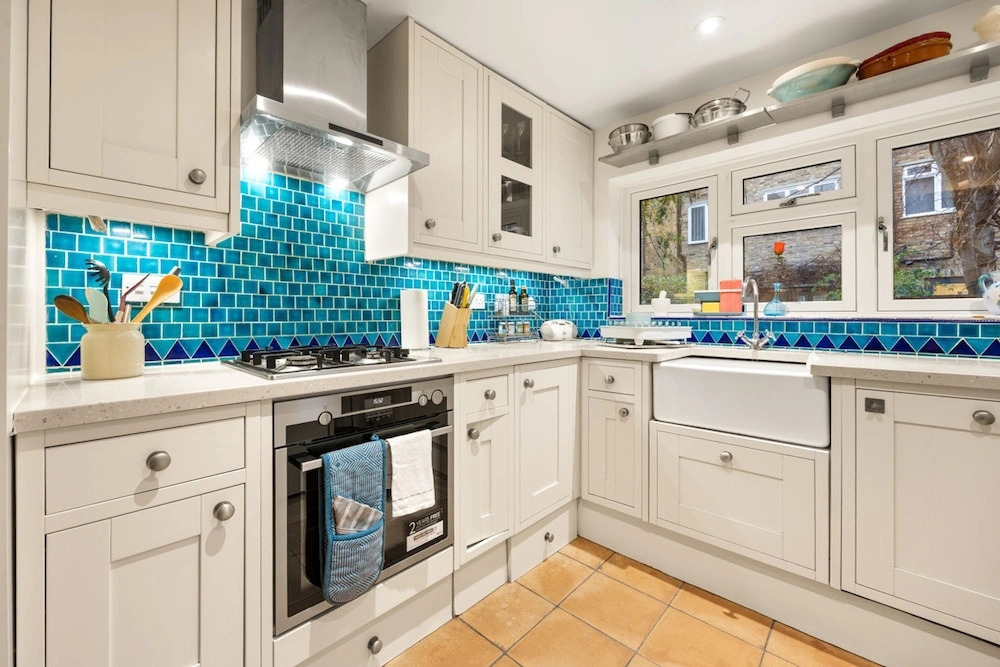 Stunning 3 Bedroom Maisonette in Chelsea