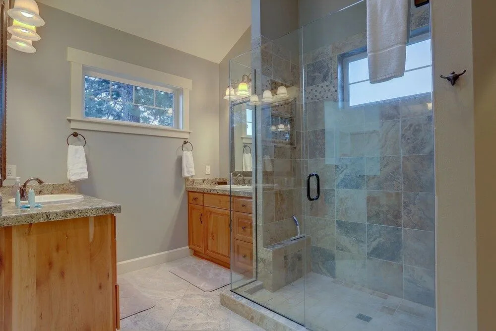 Spacious Five Peaks Home with Soaking Tub and BBQ by RedAwning