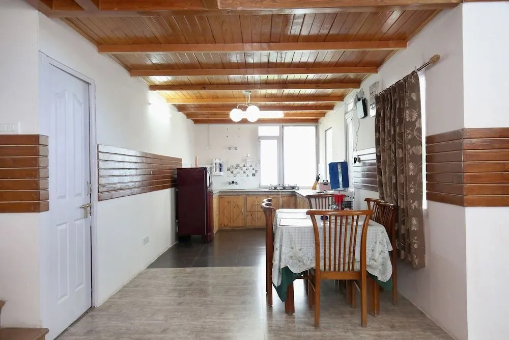 OYO 9346 Home Spacious 4BHK Valley View Fagu