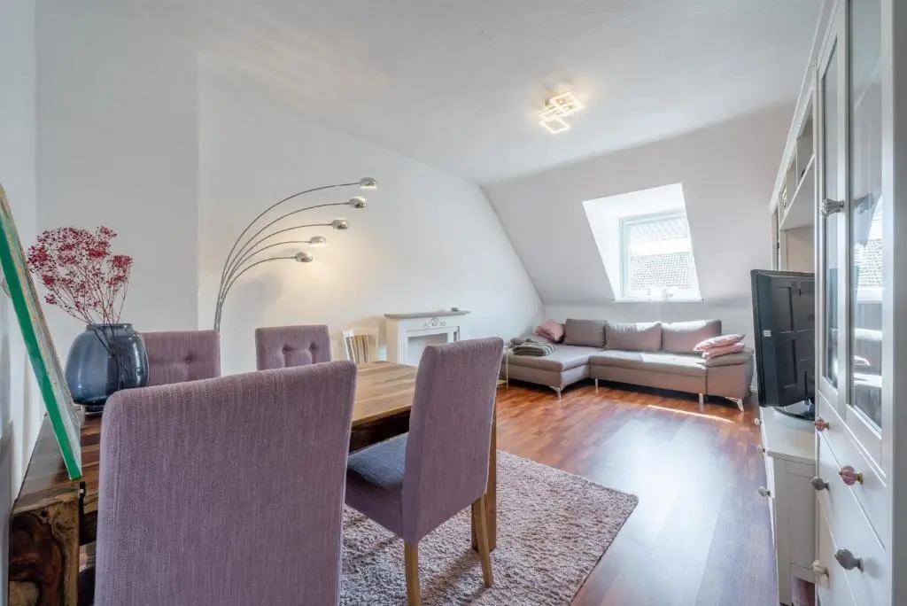 ID 6410 | Private Apartment