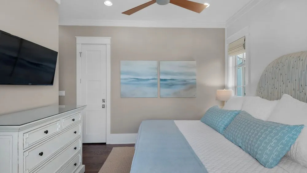 Stunning Luxury Beach Home: Gulf Views, Large Private Pool, Free Beach Setup!