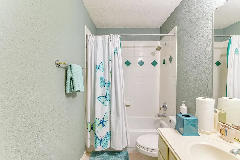 Patio, BBQ & Yard: Family Retreat in Pearland