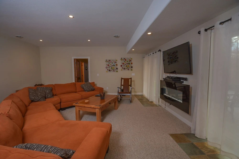 Barley Moon Retreat 5 Bedroom House