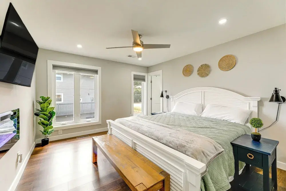 Game Room! Waterfront Group Haven in Ocean Pines
