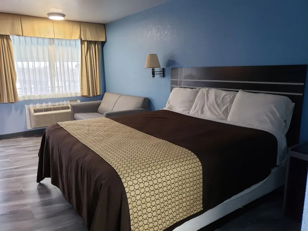 Regency Inn Motel by the Beach