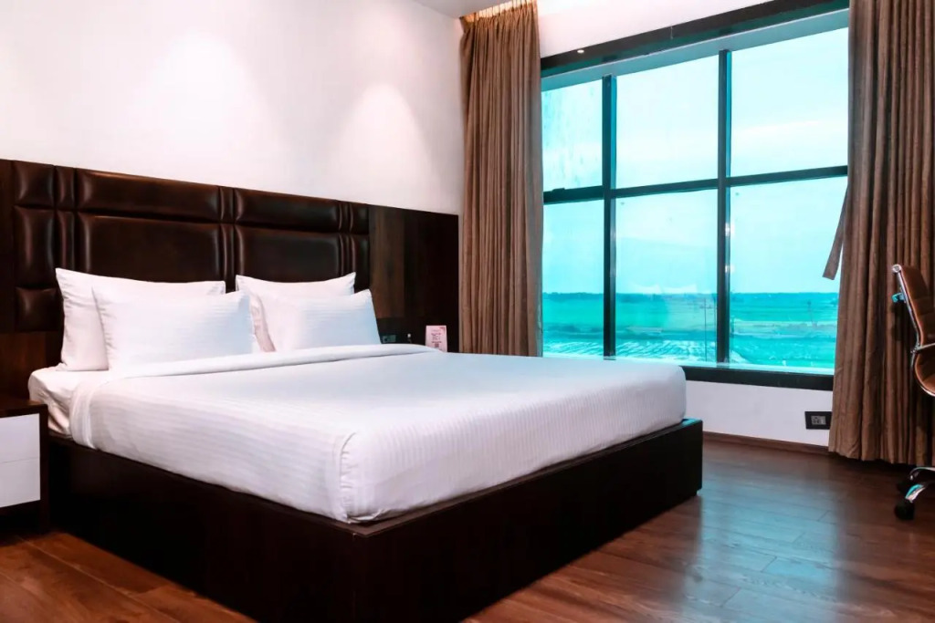 ECONEST HOTEL