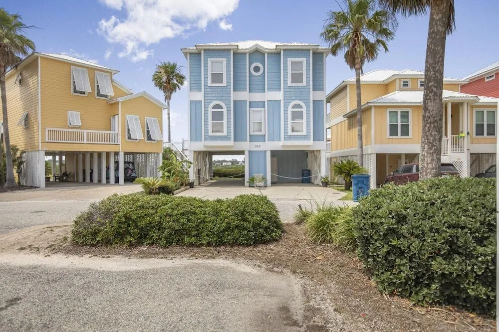 Beach house with views of Little Lagoon