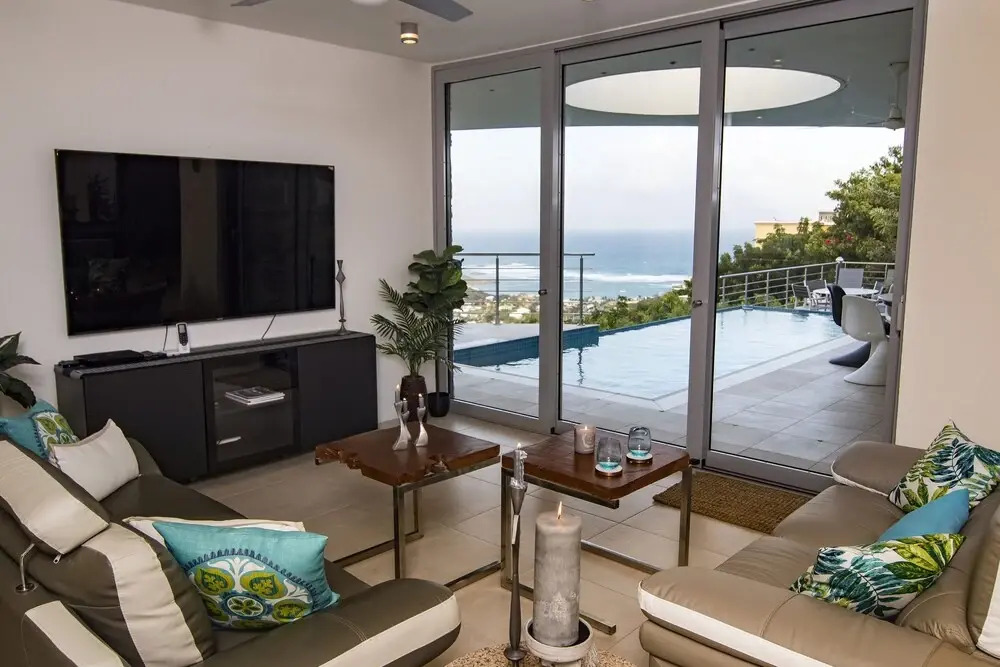 L'Agua by Island Properties Online