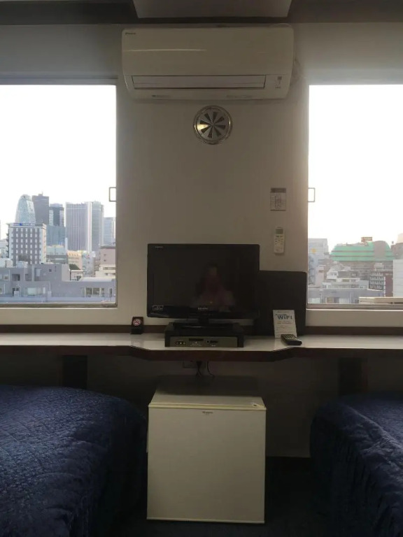 Отель Tokyo Business