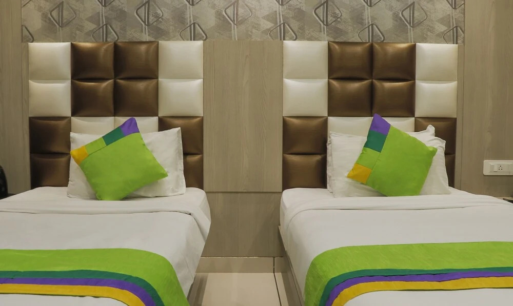 Hotel Galaxy Inn !! 5 Min From Nemcare Hospital