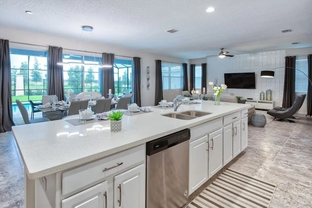 H2u - Penelope Pitstop - So9047 5 Bedroom Home