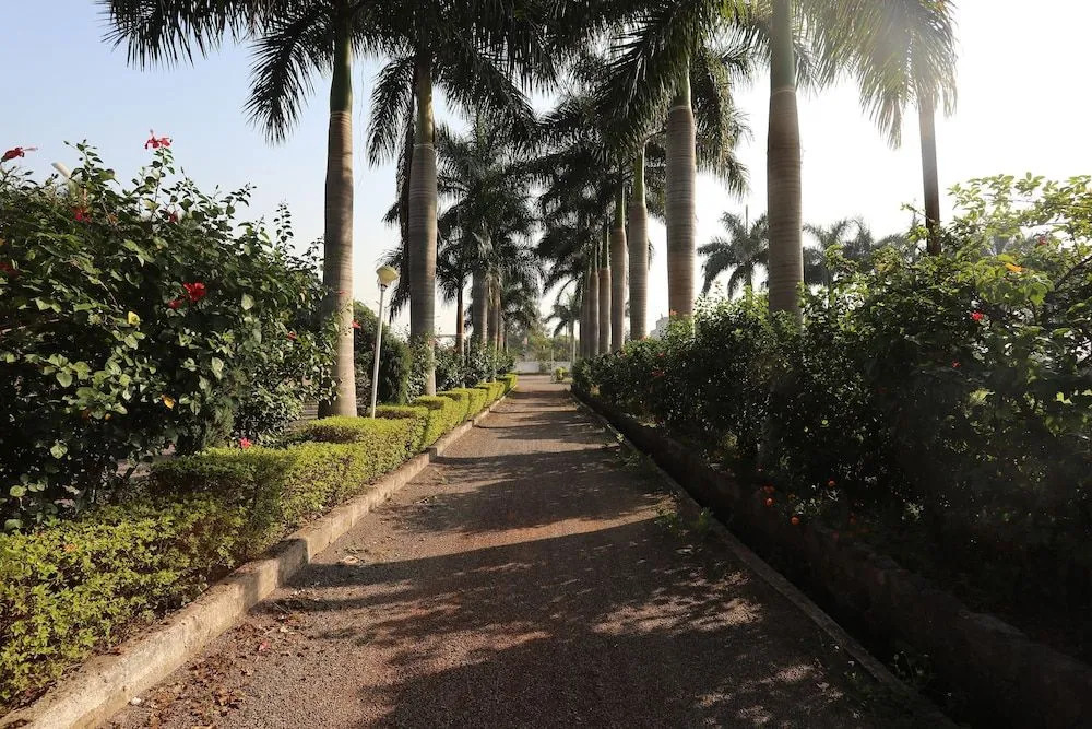 OYO 17277 Dhotre Marriage Garden