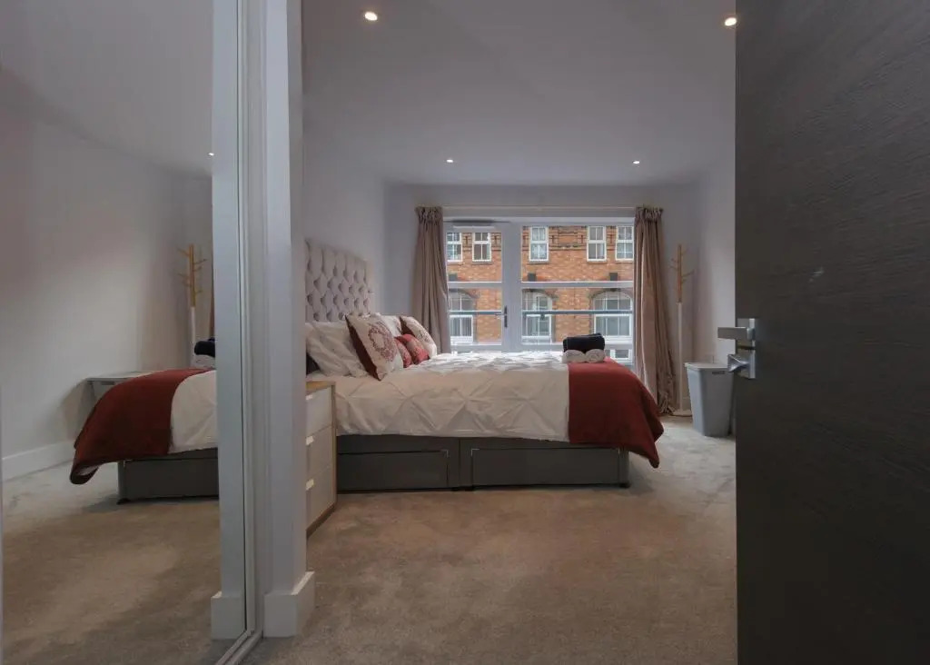 Gorgeous Spacious 2 Bed 2 Bath Apartment