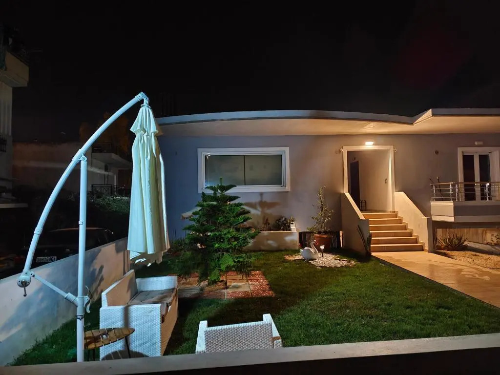 Maria's modern studio 5min from beach