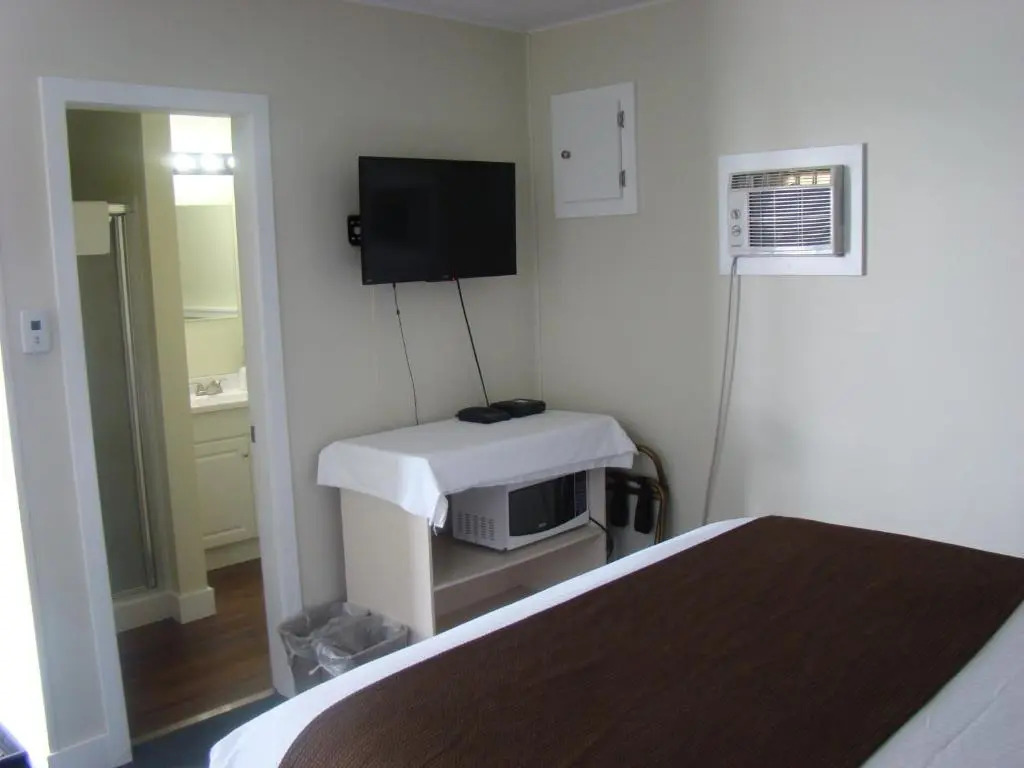 Paddock Inn