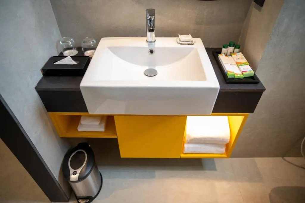 ZIBE Luxe Kakinada by GRT Hotels