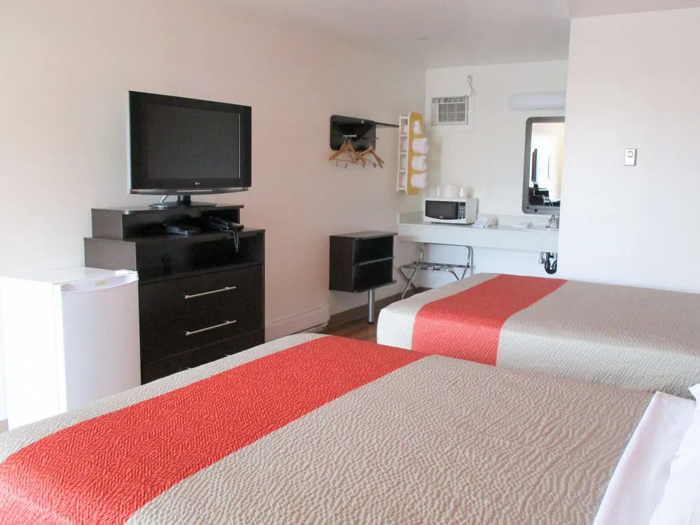 Skyline Motel