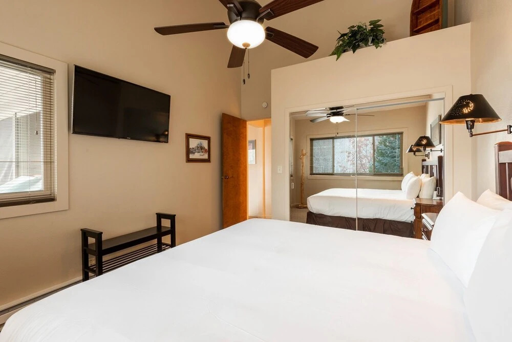 Snow Flower 122 2 Bedroom Condo by RedAwning