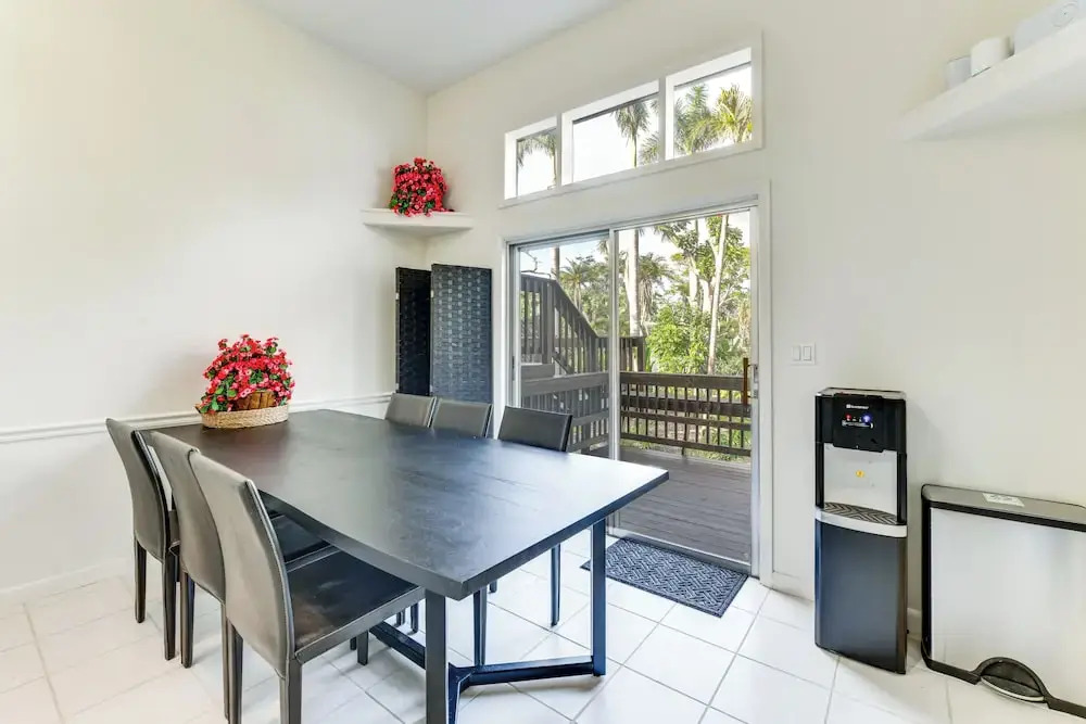 2 Mi to Beaches! Spacious Family Gem in Siesta Key
