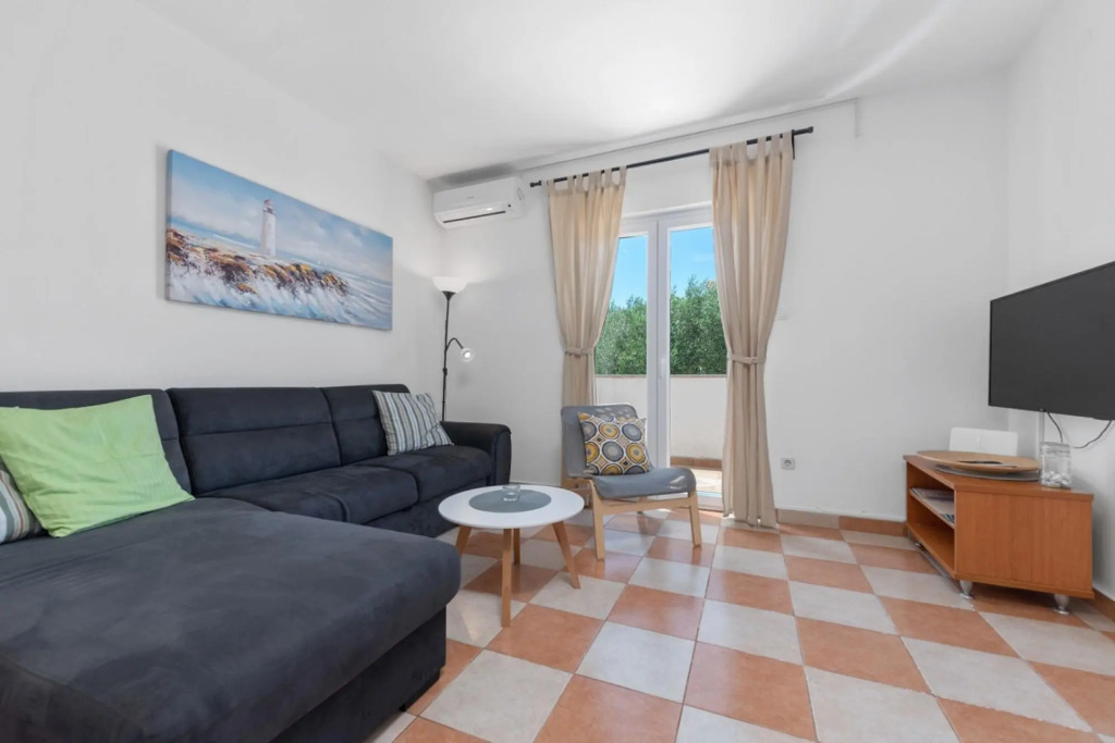 Uga2 - 70m From the Beach - A4-veliki