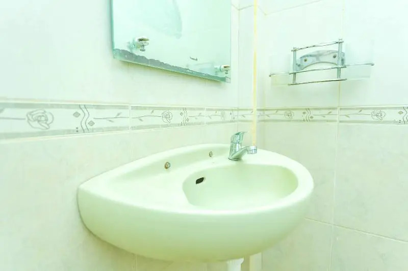 Senaz Guesthouse