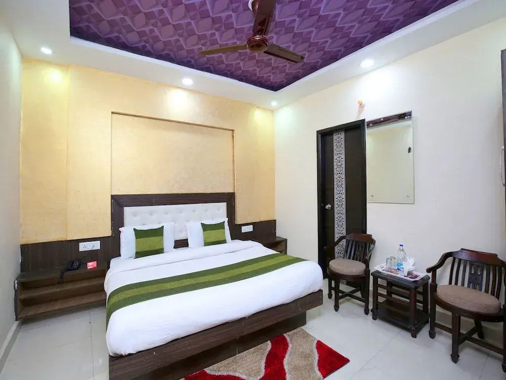 OYO 14157 RS Hotel & Restaurant
